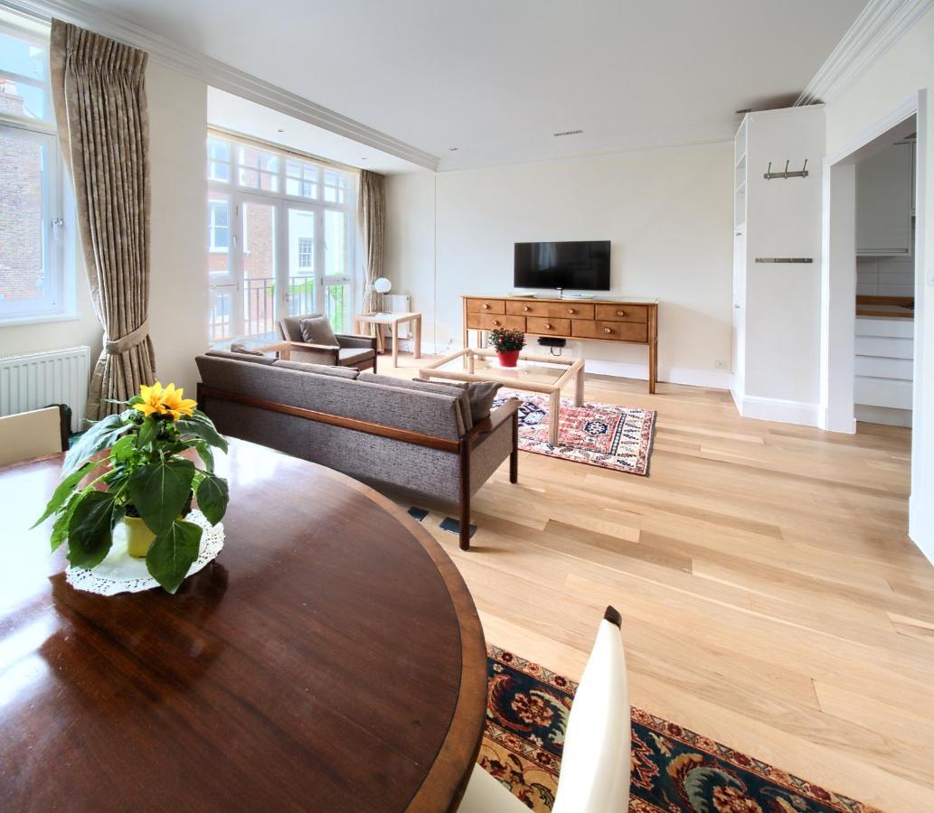 Serene Townhouse With Parking London Eksteriør billede